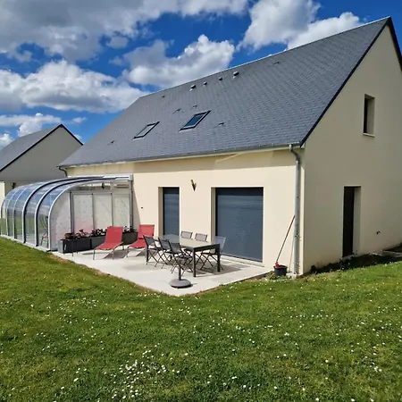 Sherman & Willy Jeep - 2 Maisons De Vacances, 4min A Pied De La - Parking Prive - Wifi Gratuit - Terrasse - Calme Holiday home