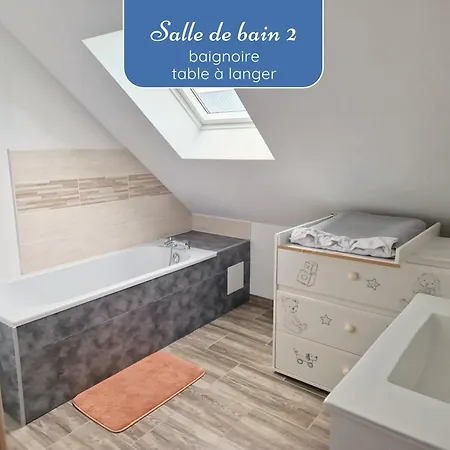 Sherman&willy Jeep - 2 Maisons De Vacances, 4min à Pied De La - Parking Privé - Wifi Gratuit - Terrasse - Calme Saint-Côme-de-Fresné