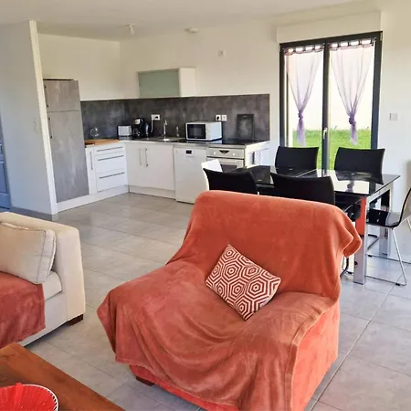 Sherman&willy Jeep - 2 Maisons De Vacances, 4min à Pied De La - Parking Privé - Wifi Gratuit - Terrasse - Calme Сasa de vacaciones *