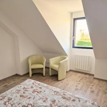 Holiday home Sherman & Willy Jeep - 2 Maisons De Vacances, 4min A Pied De La - Parking Prive - Wifi Gratuit - Terrasse - Calme *