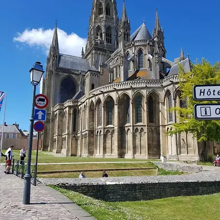 Sherman & Willy Jeep - 2 Maisons De Vacances, 4min A Pied De La - Parking Prive - Wifi Gratuit - Terrasse - Calme *