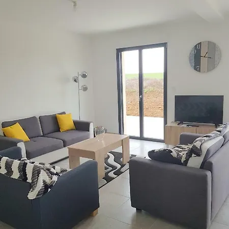 Sherman & Willy Jeep - 2 Maisons De Vacances, 4min A Pied De La - Parking Prive - Wifi Gratuit - Terrasse - Calme * Saint-Come-de-Fresne