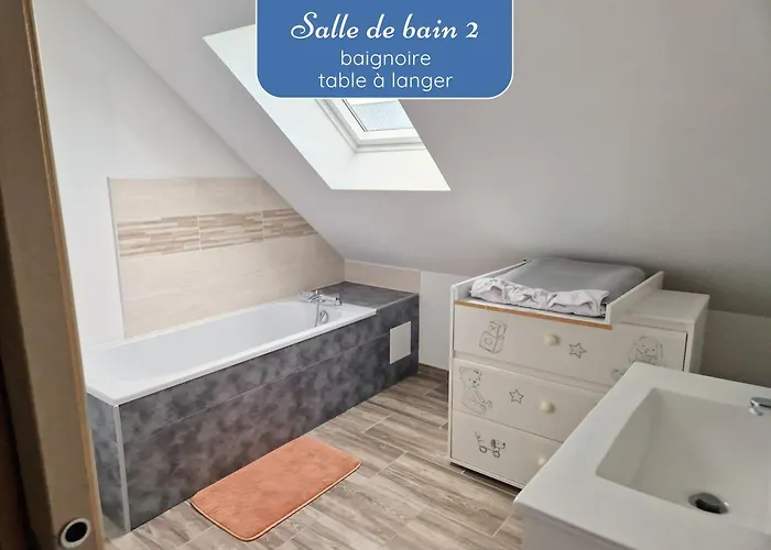 Sherman & Willy Jeep - 2 Maisons De Vacances, 4min A Pied De La - Parking Prive - Wifi Gratuit - Terrasse - Calme Saint-Côme-de-Fresné