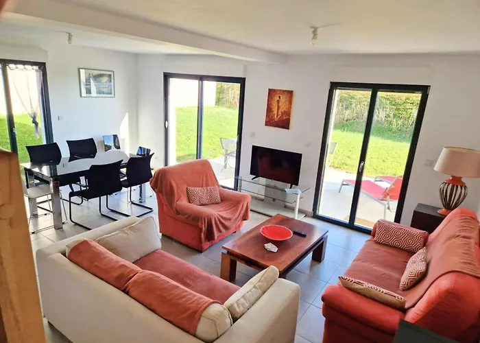 Sherman & Willy Jeep - 2 Maisons De Vacances, 4min A Pied De La - Parking Prive - Wifi Gratuit - Terrasse - Calme Semesterbostad